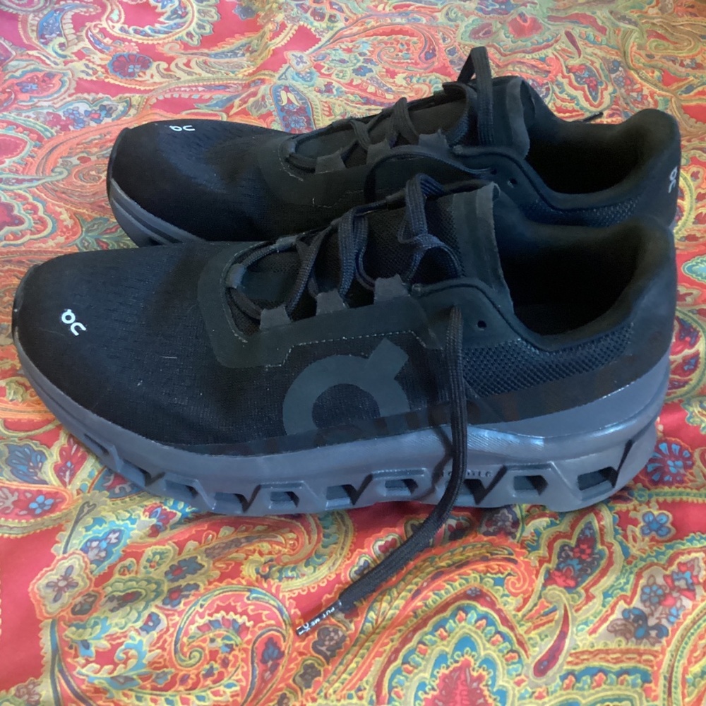 ON Cloud Monster black size 9.5